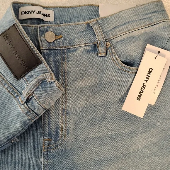 DKNY High-Rise Classic Straight-Leg Raw-Hem Jeans. Size 14/32 - Picture 1 of 11